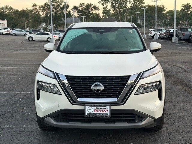 2023 Nissan Rogue SV photo 2