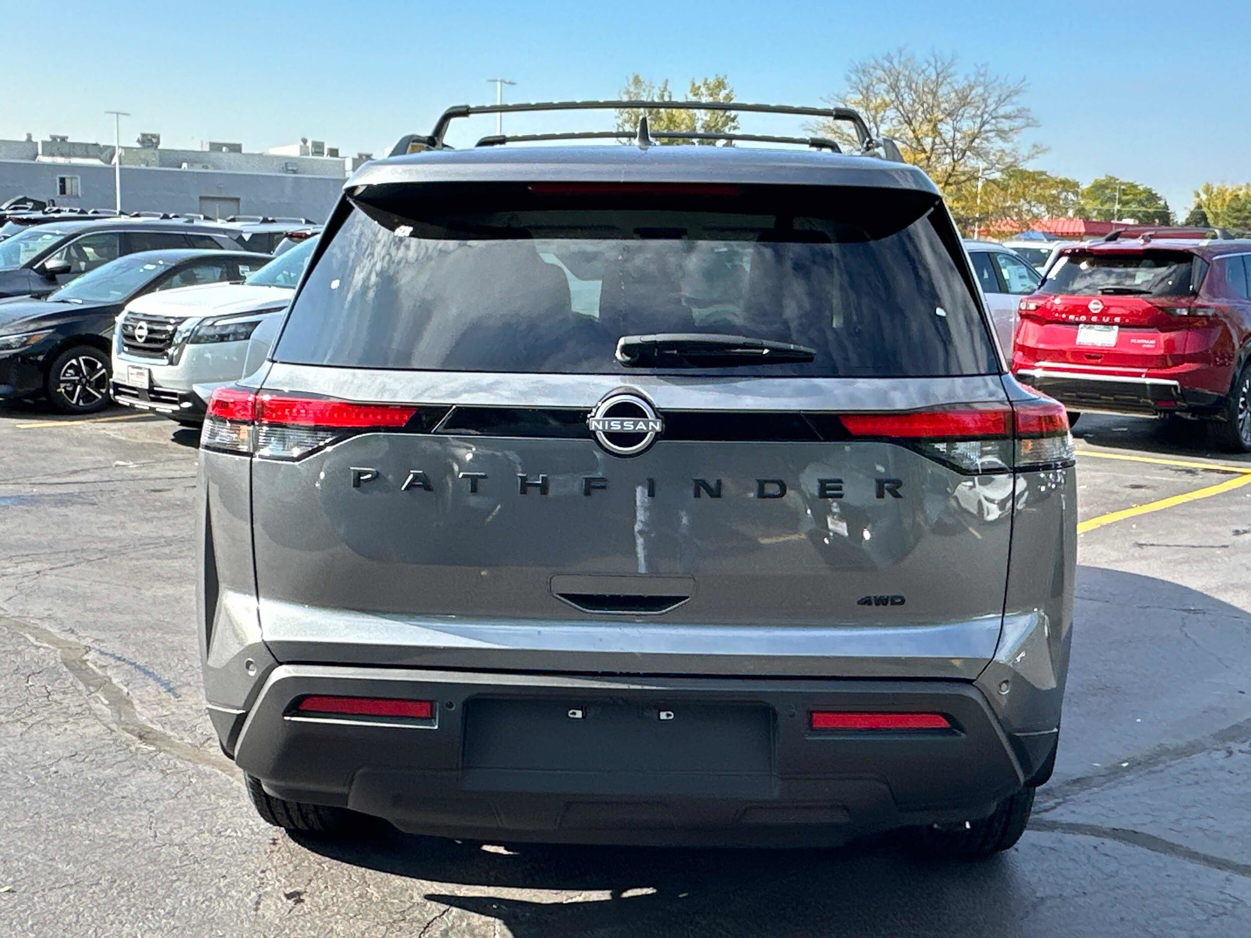 2025 Nissan Pathfinder SV photo 3