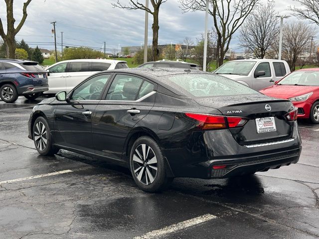 2022 Nissan Altima 2.5 SV photo 5