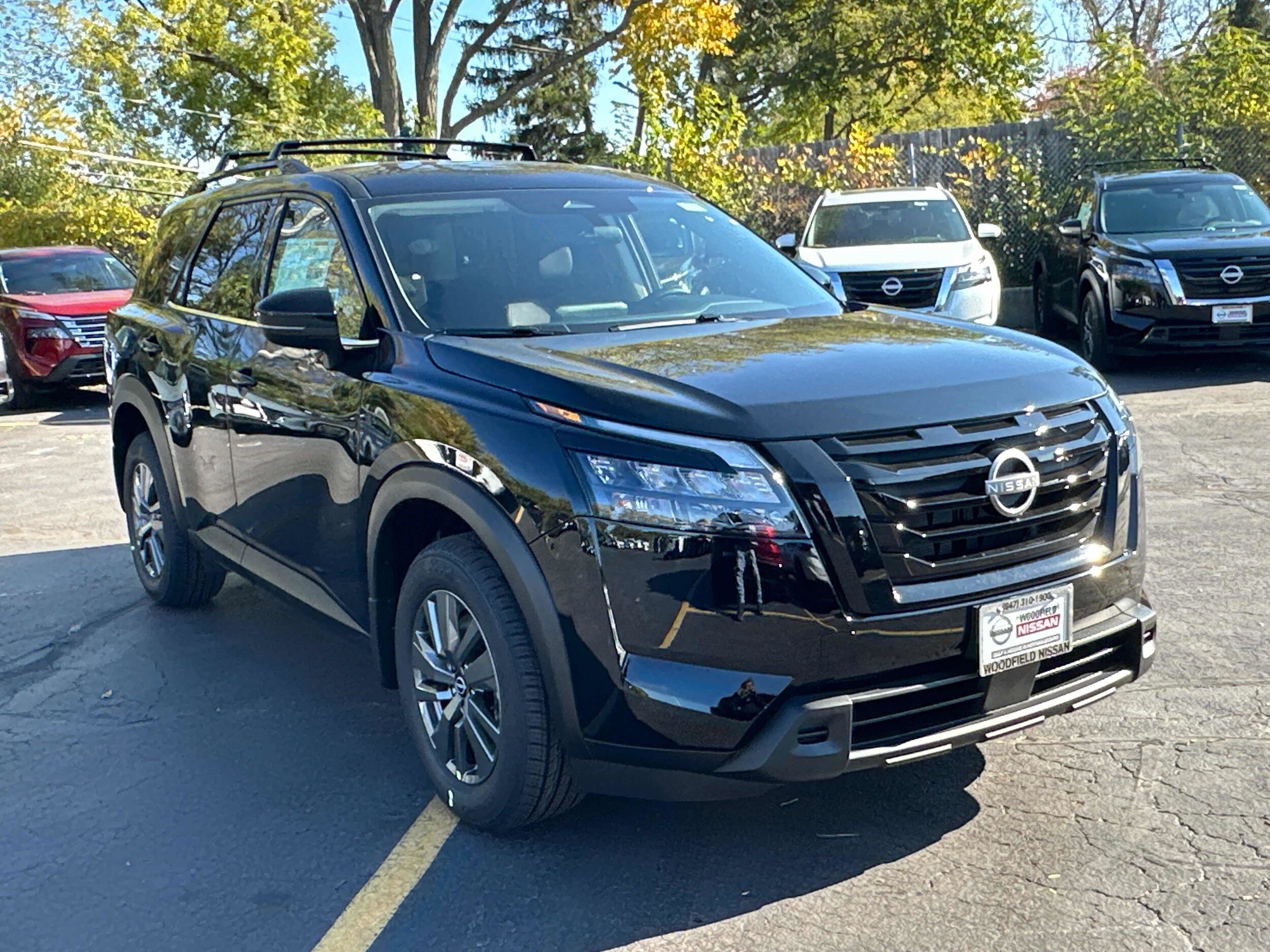 2025 Nissan Pathfinder SV photo 3