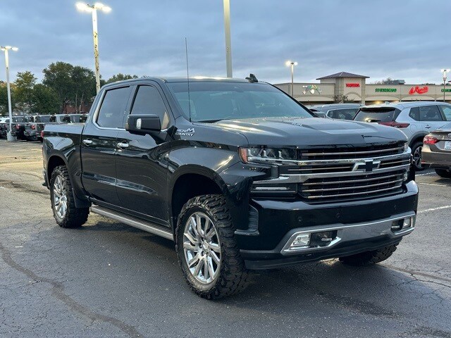 2019 Chevrolet Silverado 1500 High Country photo 3