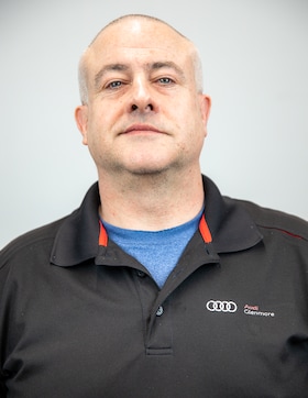 Staff member Dale Lakuska from e19a81c3eb88