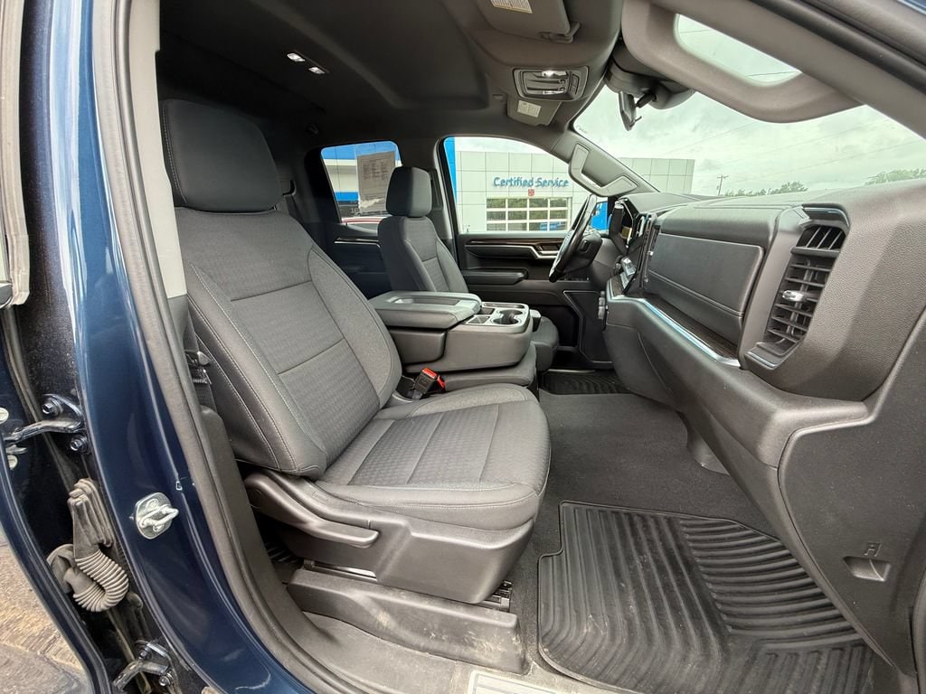 2023 Chevrolet Silverado 1500 LT - Photo 28