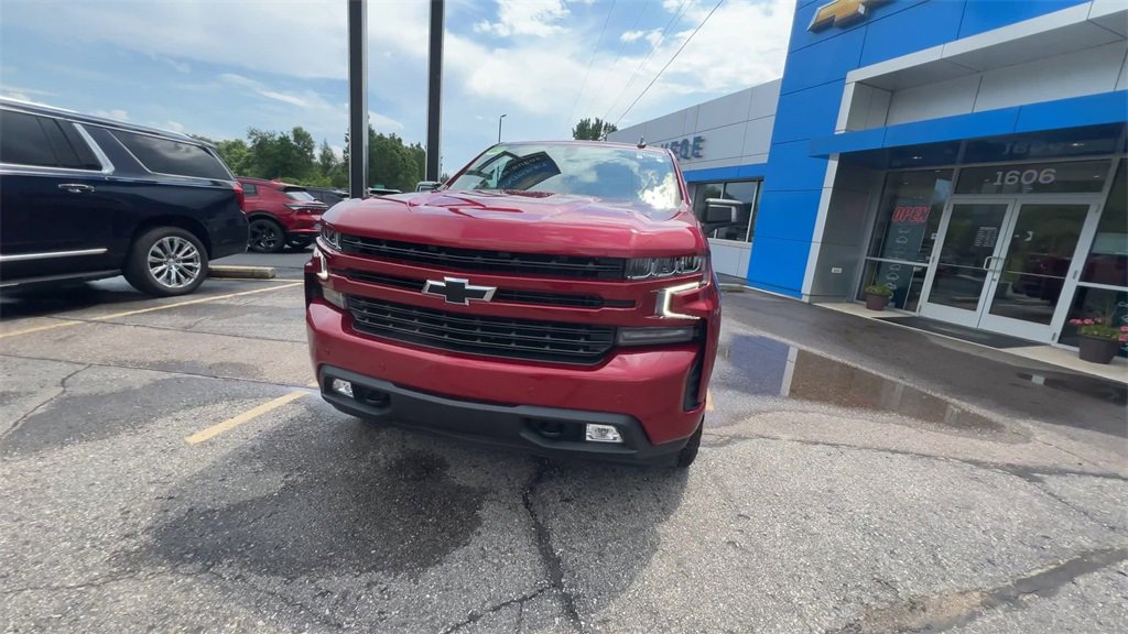 2022 Chevrolet Silverado 1500 RST photo 2