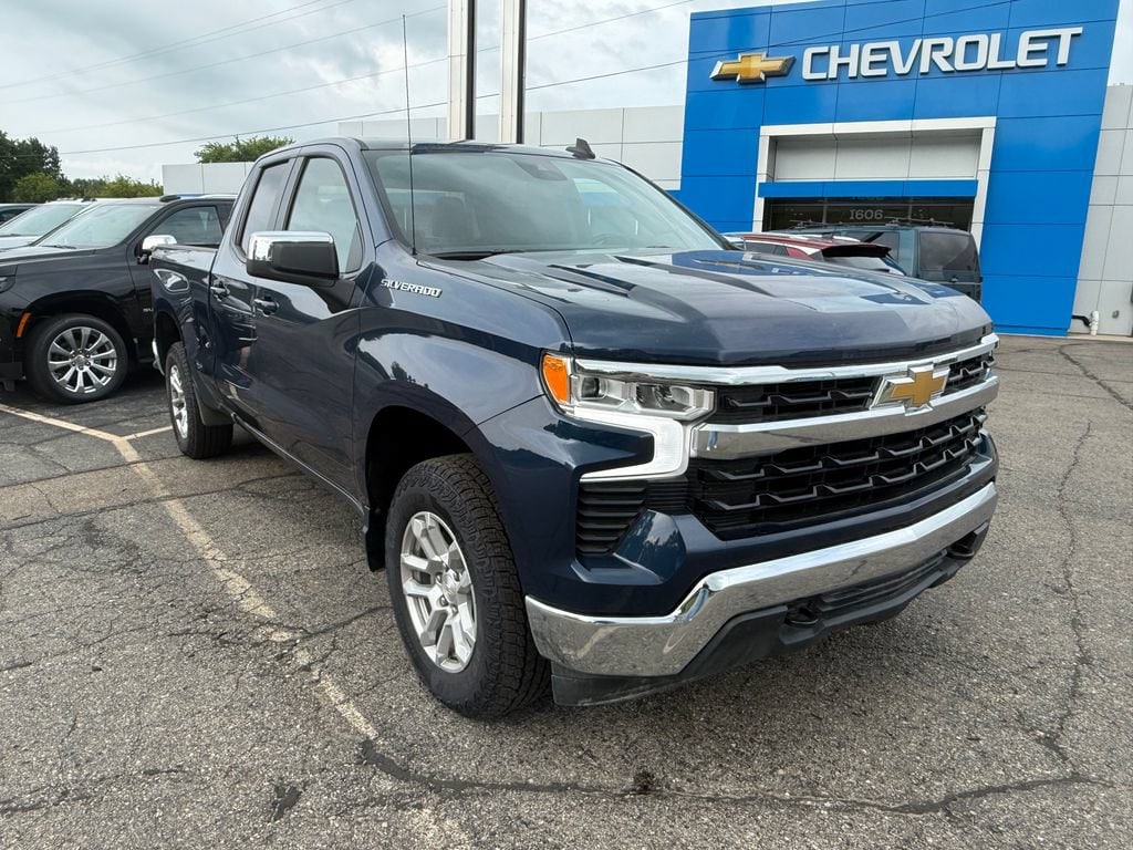 2023 Chevrolet Silverado 1500 LT - Photo 8