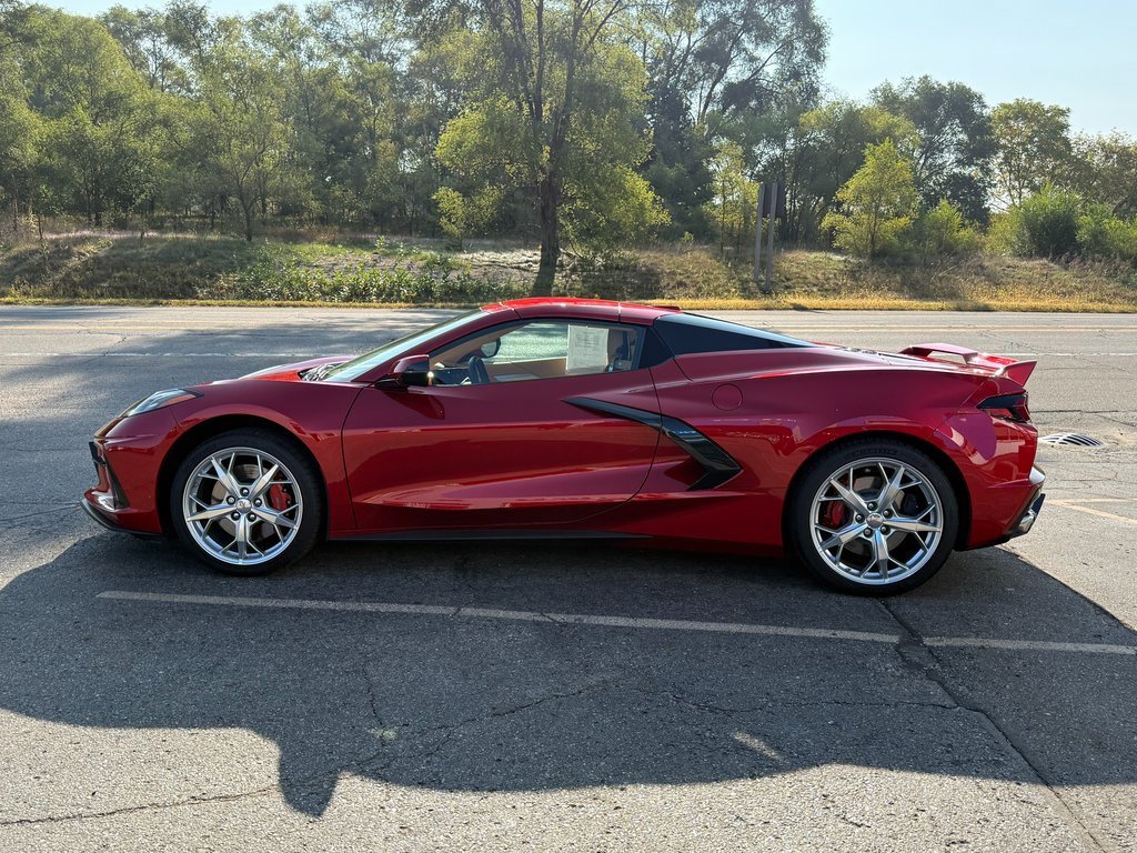 2022 Chevrolet Corvette Stingray 3LT photo 2