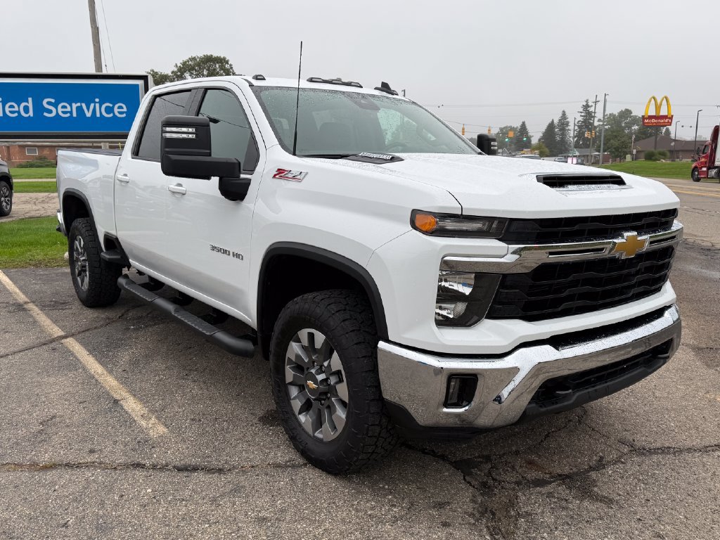 2024 Chevrolet Silverado 3500HD LT - Photo 10