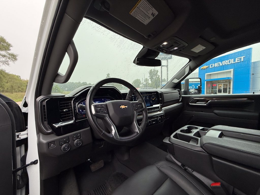 2024 Chevrolet Silverado 3500HD LT - Photo 18