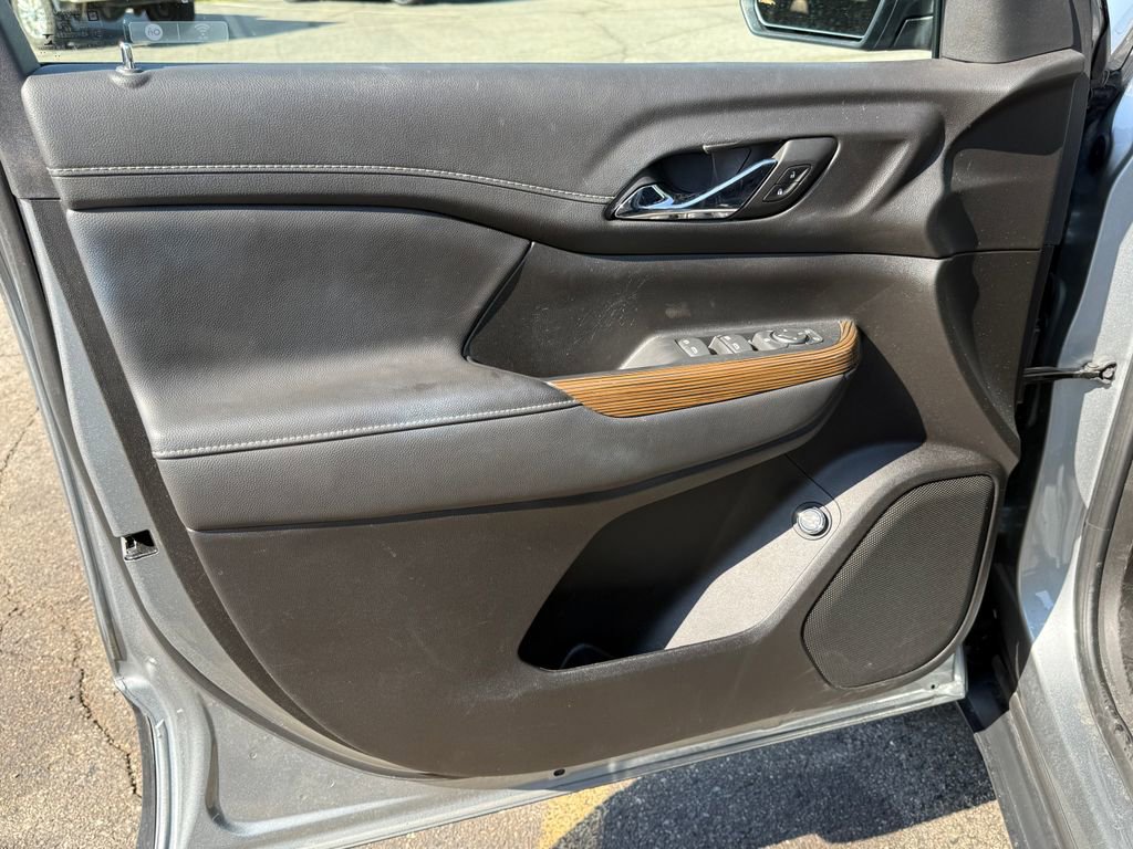 2023 GMC Acadia SLE - Photo 13