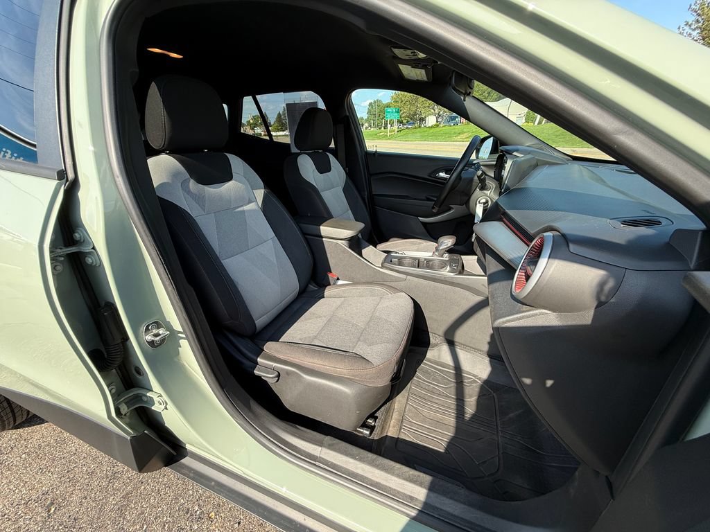 2024 Chevrolet Trax RS - Photo 32