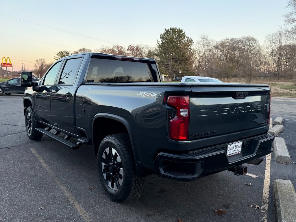 2020 Chevrolet Silverado 2500HD Custom photo 2