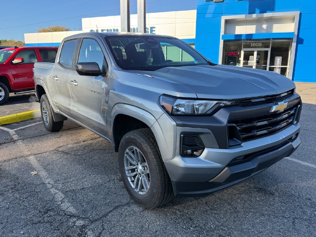 2023 Chevrolet Colorado LT - Photo 9