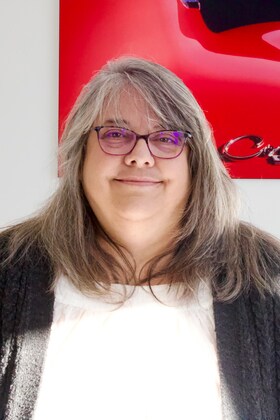 Staff member Debbie Meyers from ID_28ca2c931016