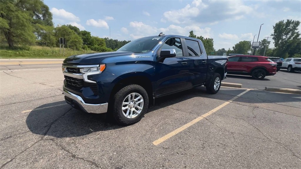 2023 Chevrolet Silverado 1500 LT photo 4