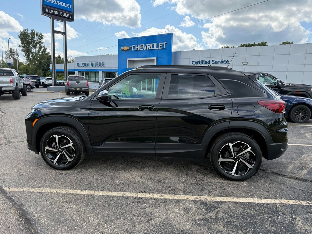 2022 Chevrolet Trailblazer RS photo 2