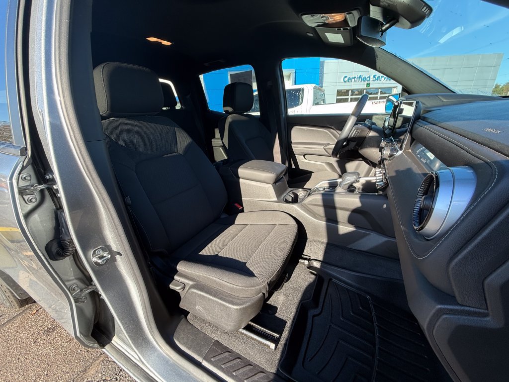 2023 Chevrolet Colorado LT - Photo 31