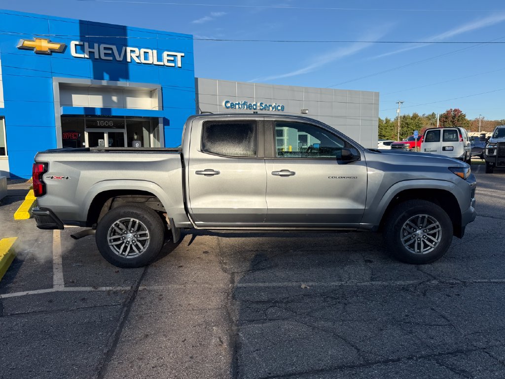 2023 Chevrolet Colorado LT - Photo 8