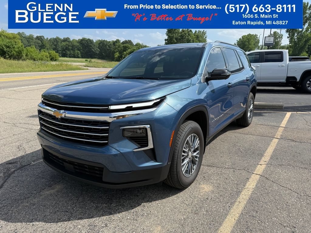 Used 2025 Chevrolet Traverse LT SUV