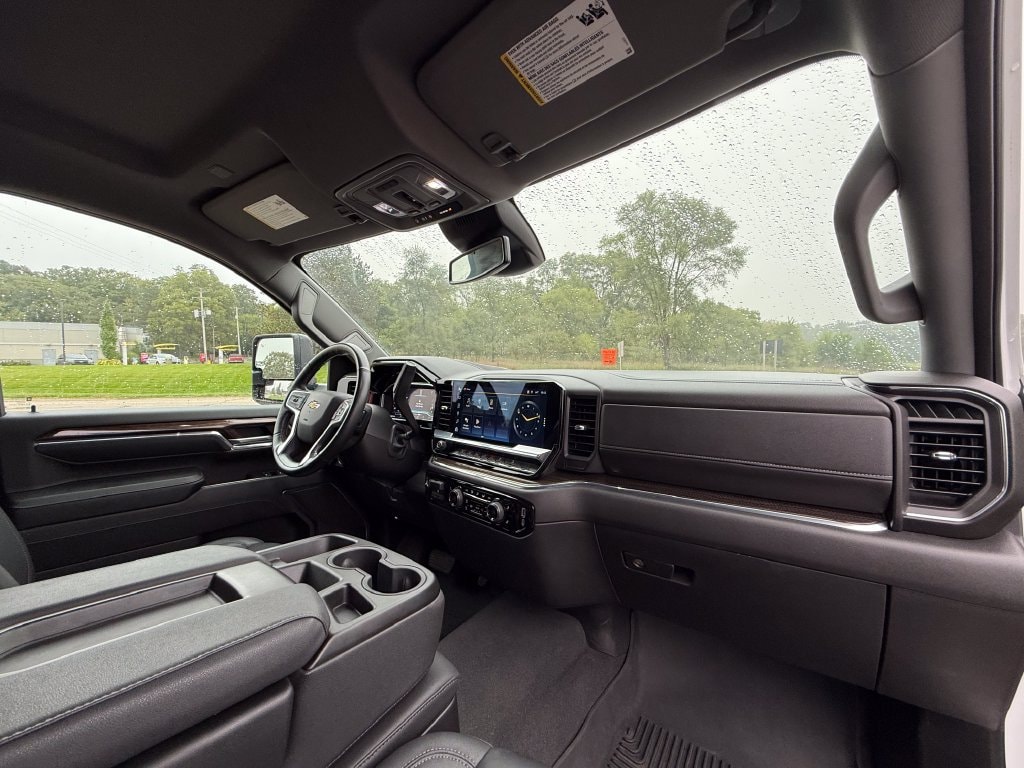 2024 Chevrolet Silverado 3500HD LT - Photo 39