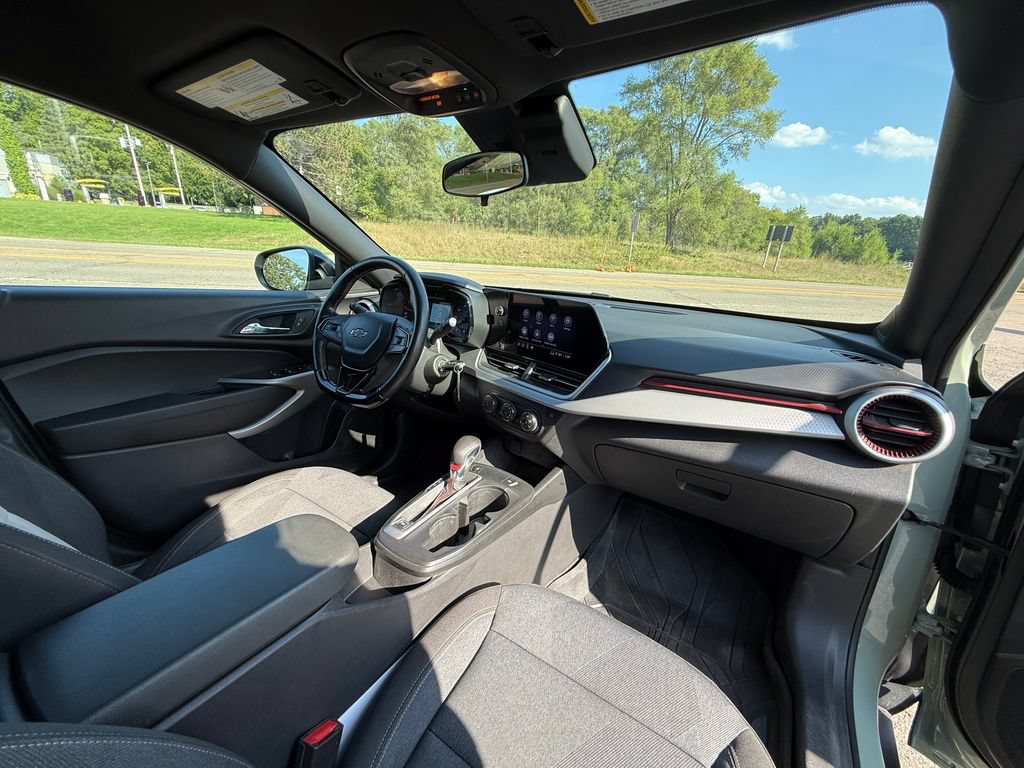 2024 Chevrolet Trax RS - Photo 33