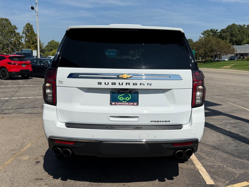 2023 Chevrolet Suburban Premier photo 3