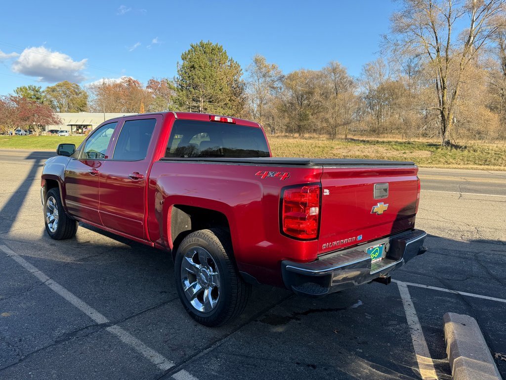 2018 Chevrolet Silverado 1500 LT photo 3