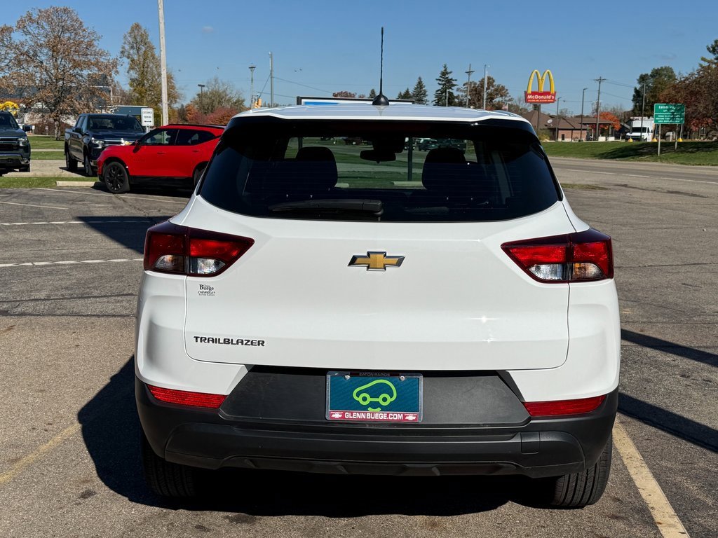 2024 Chevrolet Trailblazer LS photo 4