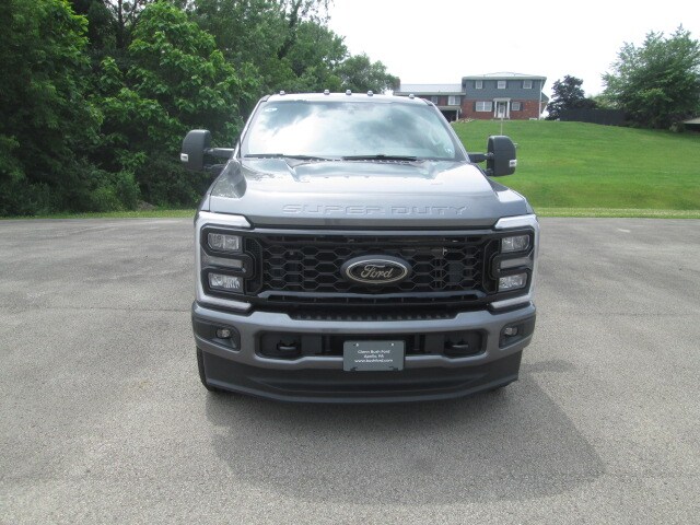 2025 Ford F-350 XLT photo 2