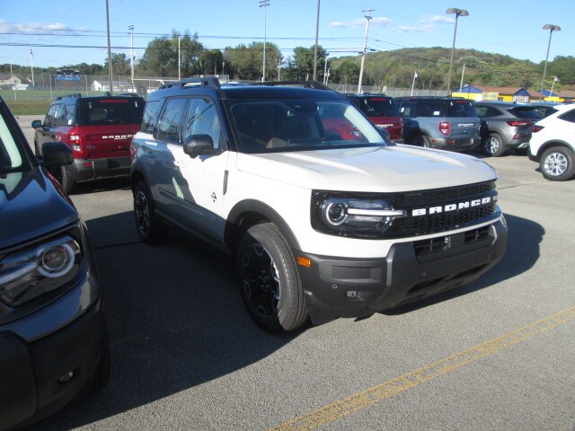 2025 Ford Bronco Sport Outer Banks photo 4