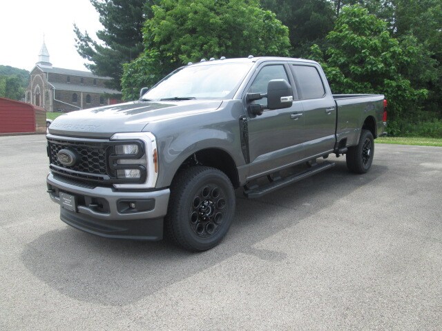 2025 Ford F-350 XLT photo 4