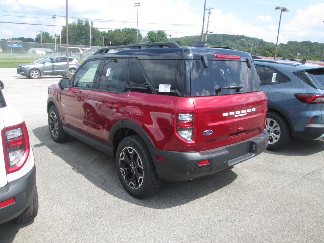 2025 Ford Bronco Sport Outer Banks photo 3