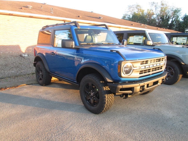 2024 Ford Bronco Black Diamond photo 3
