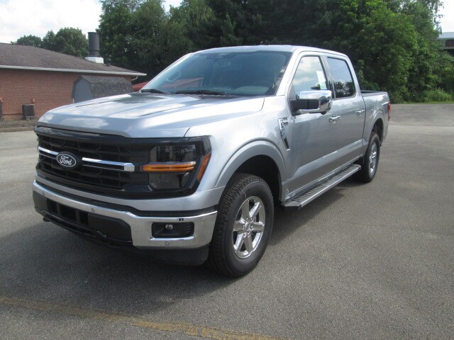 2025 Ford F-150 XLT photo 2