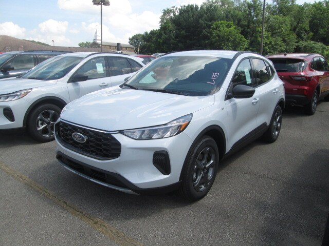 2025 Ford Escape ST-Line photo 2