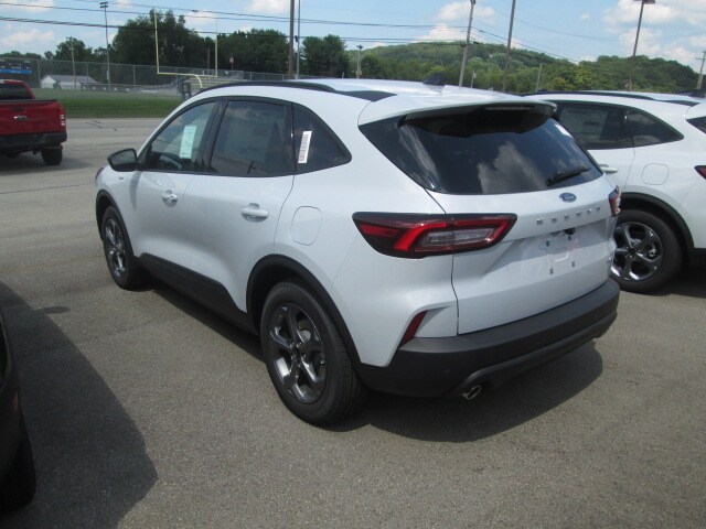 2025 Ford Escape ST-Line photo 3
