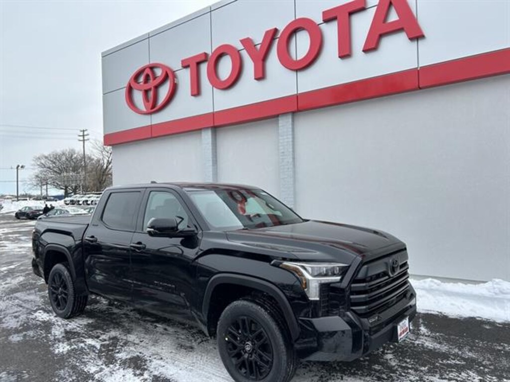 New 2026 Toyota Tundra Limited LIMITED CREWMAX 5.5