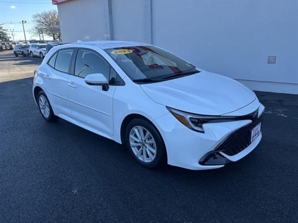 Used 2023 Toyota Corolla Hatchback SE Hatchback