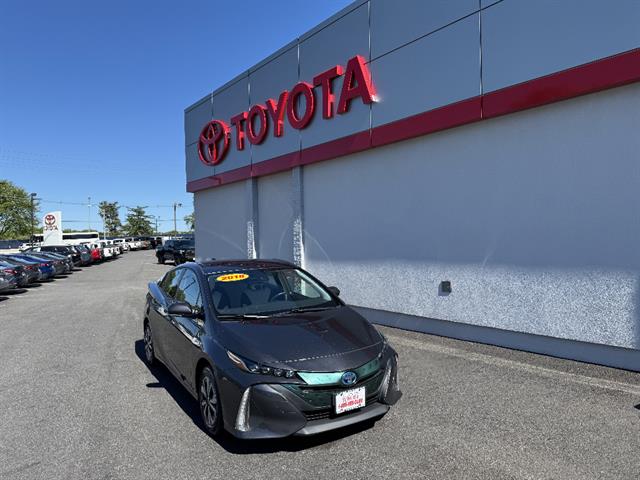 2018 Toyota Prius Prime Premium's photo