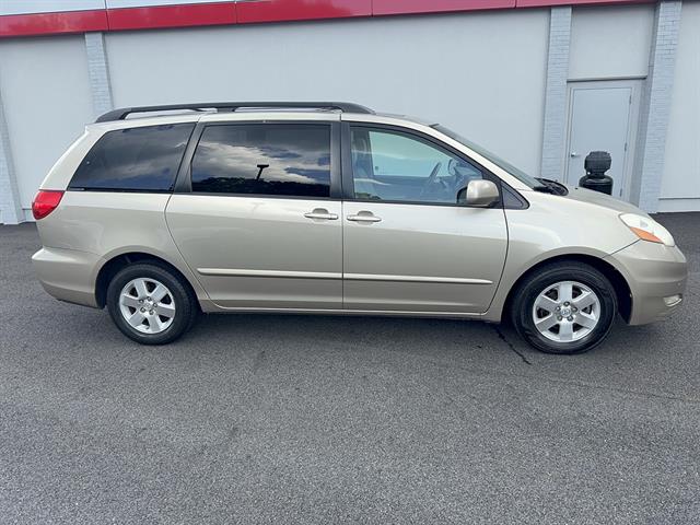 Used 2009 Toyota Sienna XLE with VIN 5TDZK22C89S261777 for sale in Fair Lawn, NJ