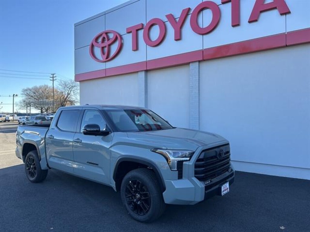 New 2026 Toyota Tundra Limited LIMITED CREWMAX 5.5