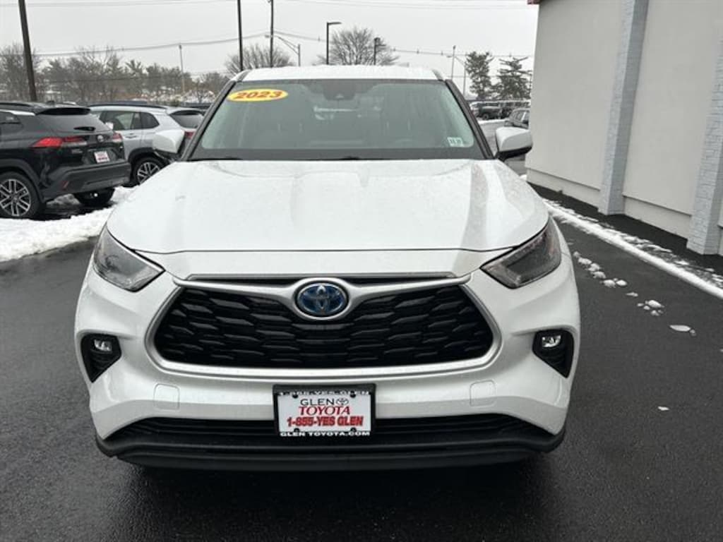 Used 2023 Toyota Highlander Hybrid LE SUV