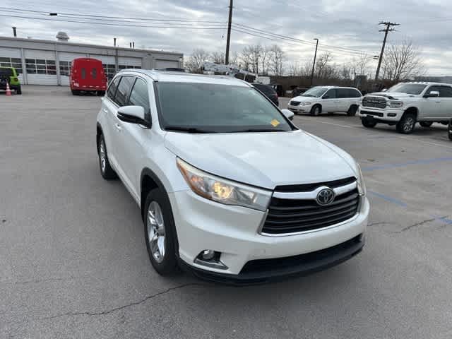Thumbnail: 2016 Toyota Highlander - 25