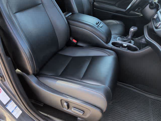 Thumbnail: 2019 Toyota Highlander - 22