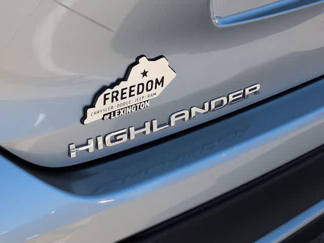 Thumbnail: 2021 Toyota Highlander - 13