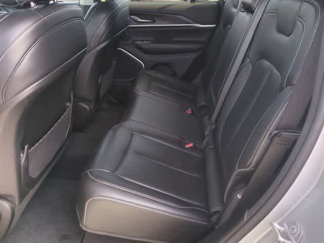 Thumbnail: 2022 Jeep Grand Cherokee - 21