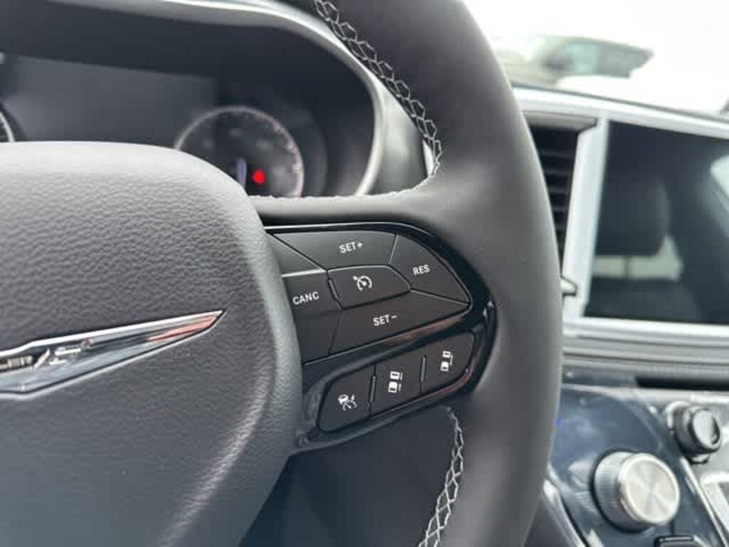 New 2026 Chrysler Pacifica Select Van Passenger Van