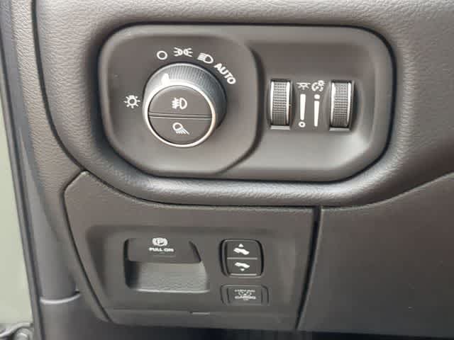 Thumbnail: 2026 RAM 1500 - 28