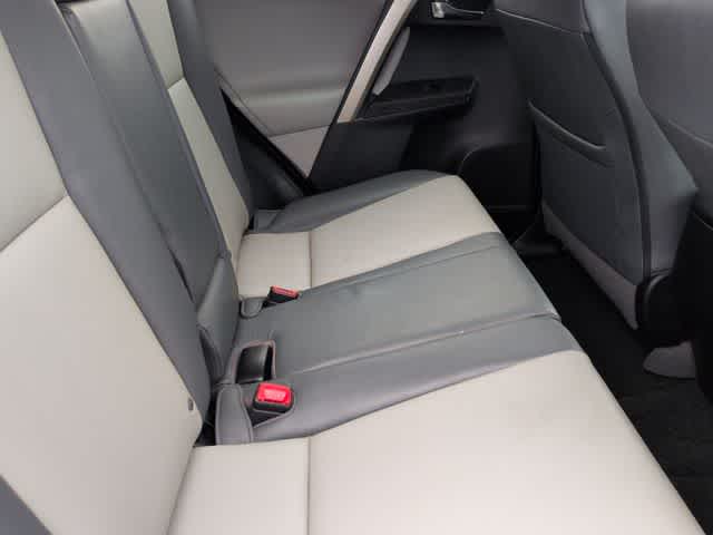 Thumbnail: 2013 Toyota RAV4 - 21