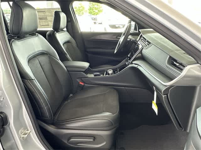 Thumbnail: 2023 Jeep Grand Cherokee L - 43