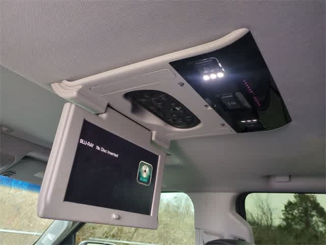 Thumbnail: 2016 Chevrolet Tahoe - 39